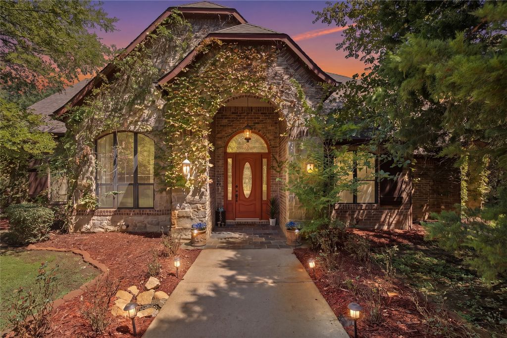 2050 E Oak Shores Drive, Cross Roads, TX 76227 — photo 2