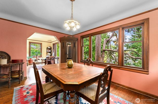 1226 25th Avenue E, Seattle, WA 98112