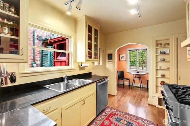 1226 25th Avenue E, Seattle, WA 98112