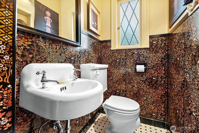 1226 25th Avenue E, Seattle, WA 98112