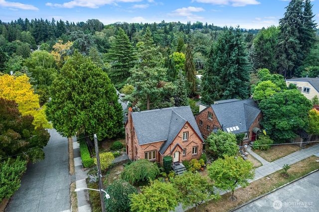 1226 25th Avenue E, Seattle, WA 98112