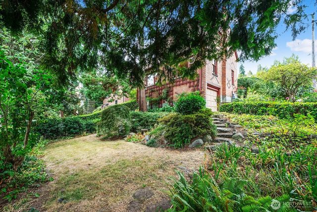 1226 25th Avenue E, Seattle, WA 98112