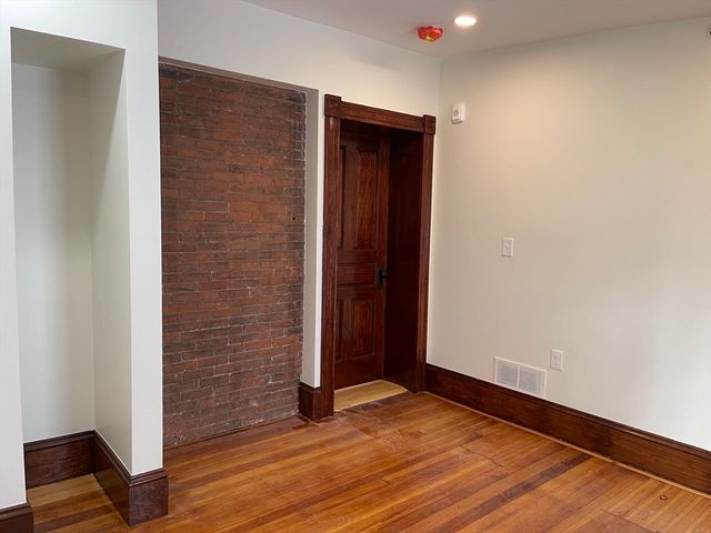 41 Summer St 10, Leominster, MA 01453