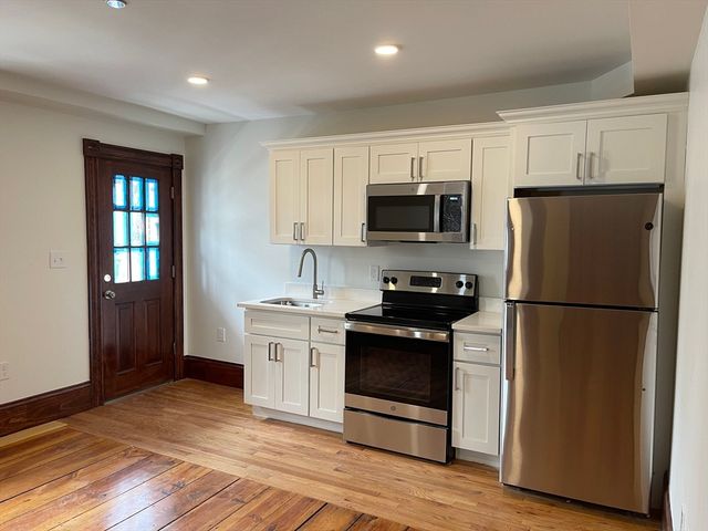 41 Summer St 10, Leominster, MA 01453