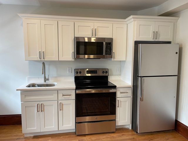 41 Summer St 10, Leominster, MA 01453