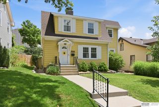 827 S 55th Street, Omaha, NE 68106