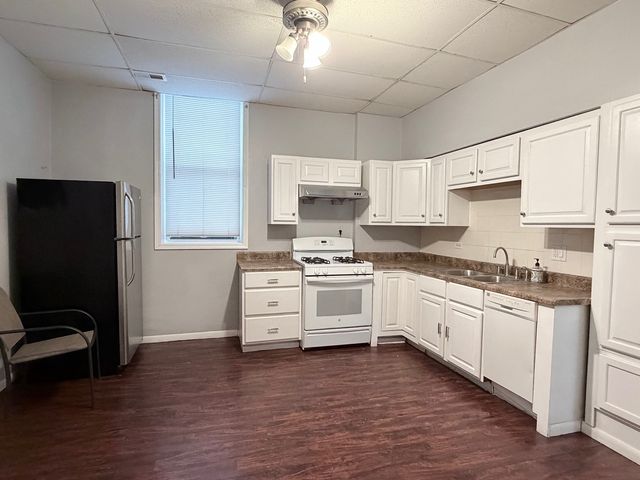 3300 S Ashland Avenue 1R, Chicago, IL 60608