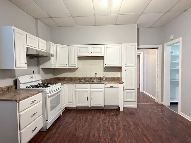 3300 S Ashland Avenue 1R, Chicago, IL 60608