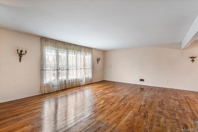 156-14 14th Avenue, Beechhurst, NY 11357