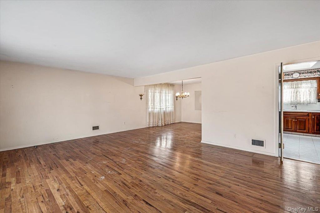 156-14 14th Avenue, Beechhurst, NY 11357 — photo 3