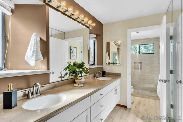 8870 Villa La Jolla Dr 205, La Jolla, CA 92037