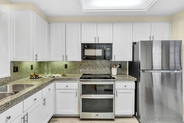 8870 Villa La Jolla Dr 205, La Jolla, CA 92037