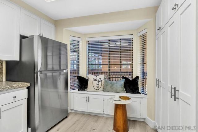 8870 Villa La Jolla Dr 205, La Jolla, CA 92037