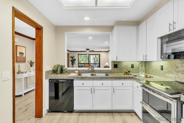 8870 Villa La Jolla Dr 205, La Jolla, CA 92037