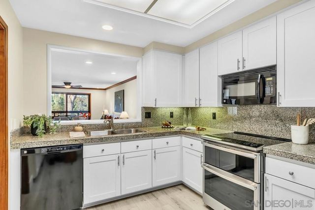 8870 Villa La Jolla Dr 205, La Jolla, CA 92037