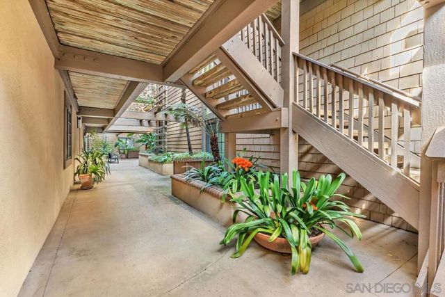 8870 Villa La Jolla Dr 205, La Jolla, CA 92037