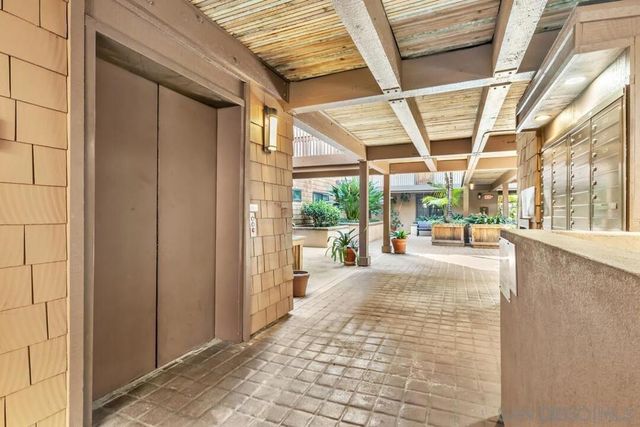 8870 Villa La Jolla Dr 205, La Jolla, CA 92037