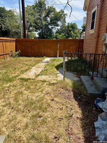 121 Daniel, San Antonio, TX 78204