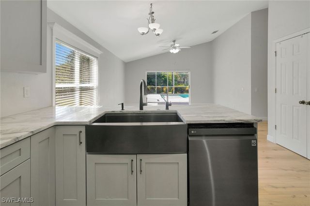 12843 FOX HOLLOW CIR, Fort Myers, FL 33912