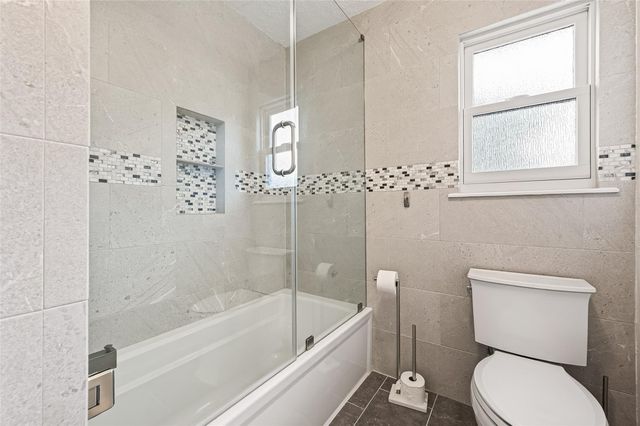 16606 Brenton Oaks Drive, Spring, TX 77379