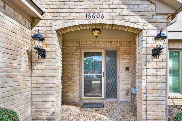 16606 Brenton Oaks Drive, Spring, TX 77379