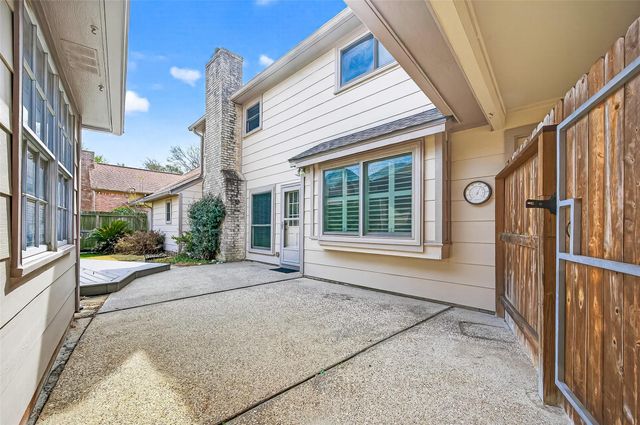 16606 Brenton Oaks Drive, Spring, TX 77379