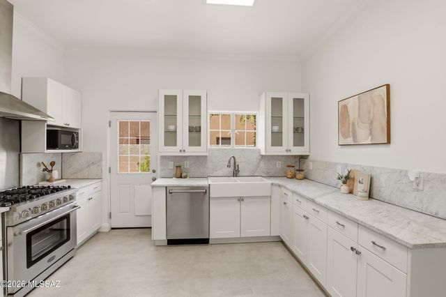 2210 E 6th Street, Tucson, AZ 85719