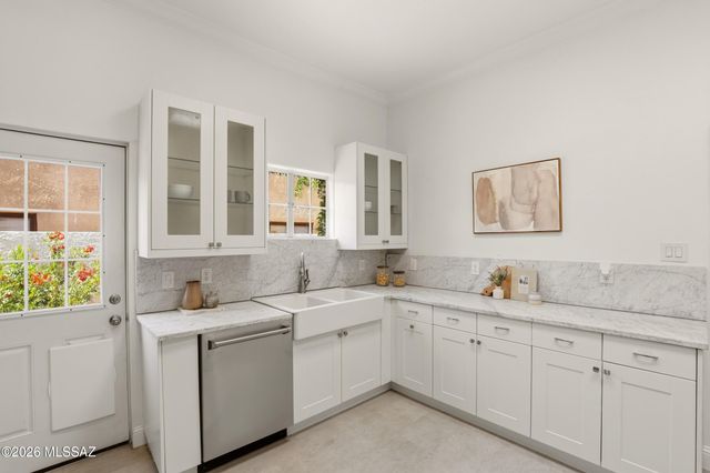 2210 E 6th Street, Tucson, AZ 85719