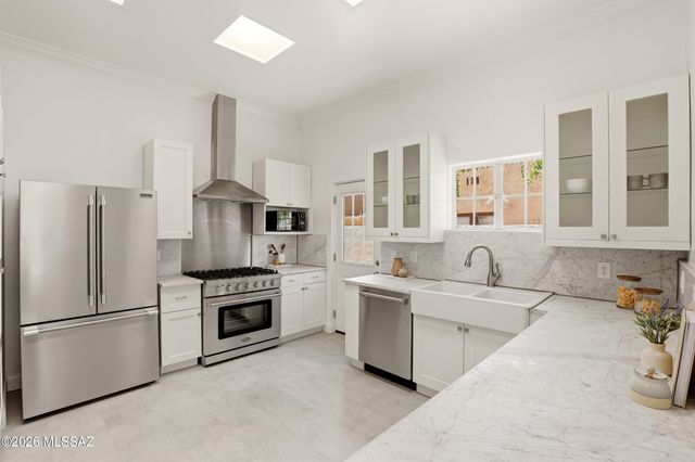 2210 E 6th Street, Tucson, AZ 85719