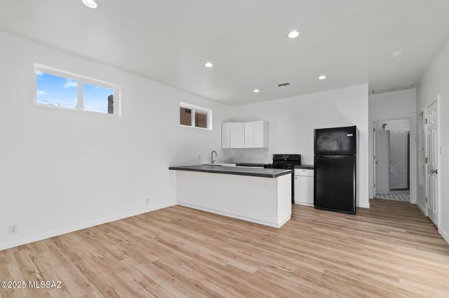 2210 E 6th Street, Tucson, AZ 85719