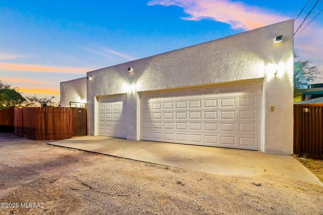 2210 E 6th Street, Tucson, AZ 85719