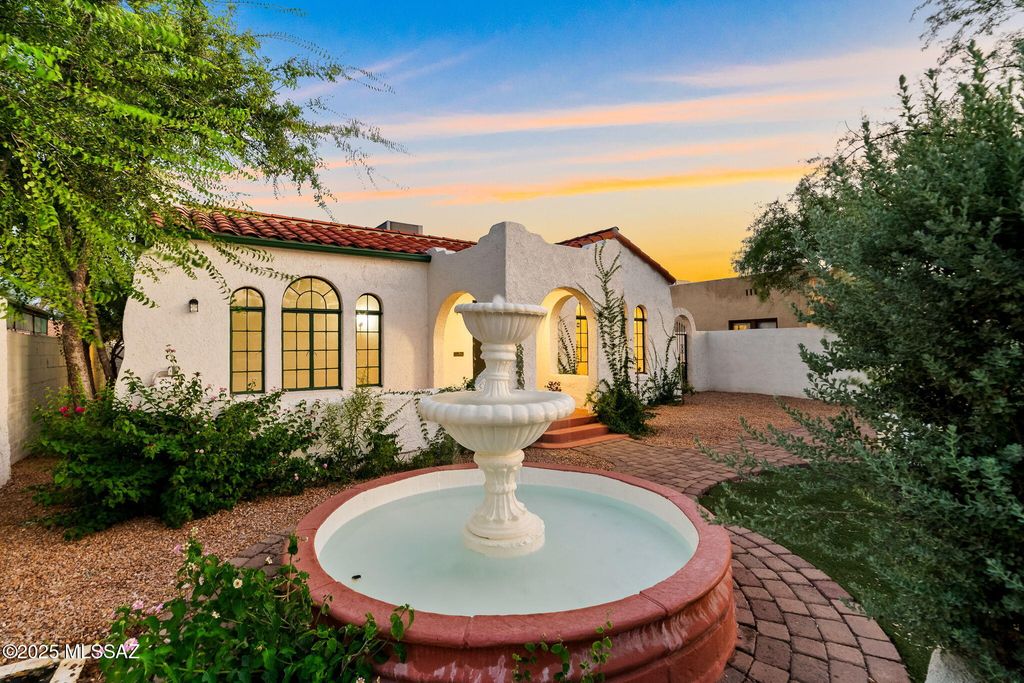 2210 E 6th Street, Tucson, AZ 85719