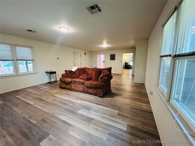 1929 Haskell Boulevard, Muskogee, OK 74403