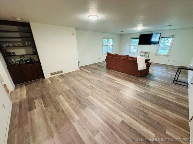 1929 Haskell Boulevard, Muskogee, OK 74403