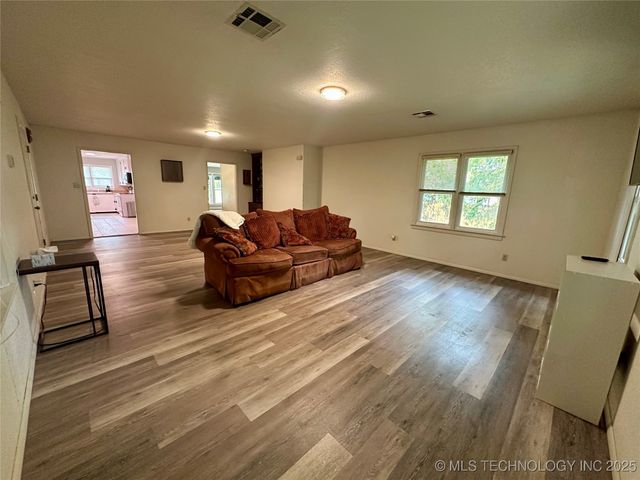 1929 Haskell Boulevard, Muskogee, OK 74403