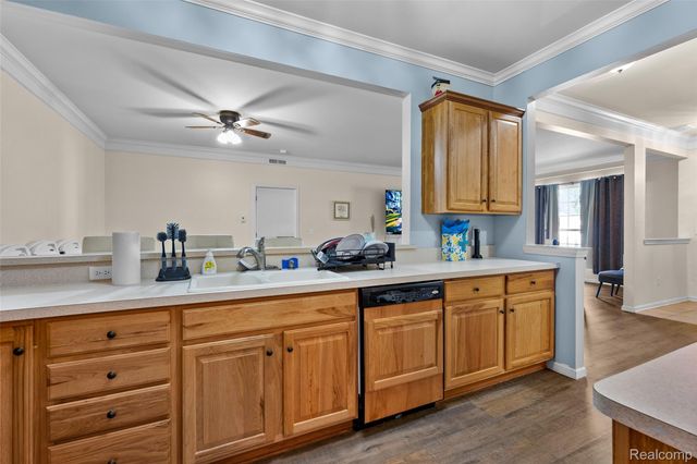 16450 Chatham Drive 136, Macomb Township, MI 48044