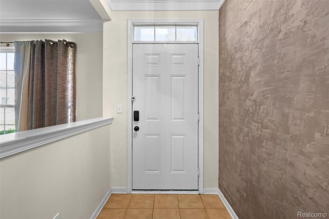16450 Chatham Drive 136, Macomb Township, MI 48044