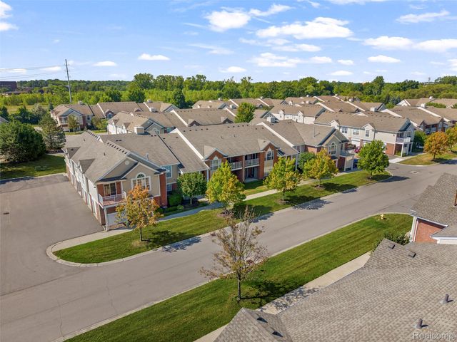16450 Chatham Drive 136, Macomb Township, MI 48044