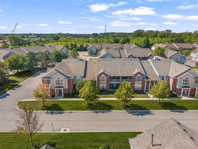 16450 Chatham Drive 136, Macomb Township, MI 48044