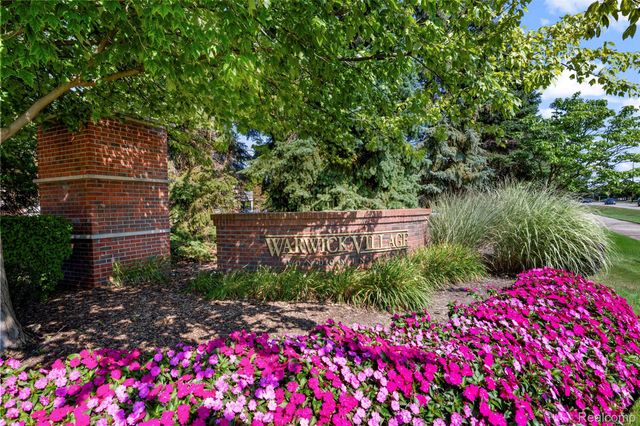 16450 Chatham Drive 136, Macomb Township, MI 48044