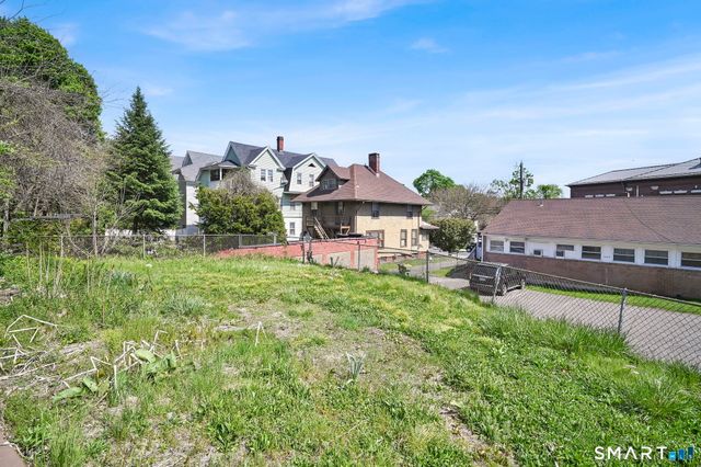 214 Pine Street, Waterbury, CT 06710