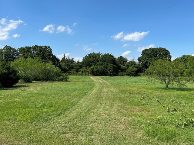 2200 Tipps Road, Cross Roads, TX 76227