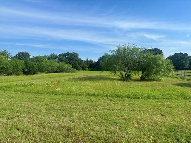 2200 Tipps Road, Cross Roads, TX 76227
