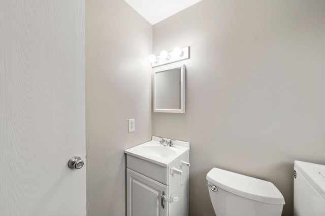 5 Liberty Rd 5, Bridgewater, MA 02324