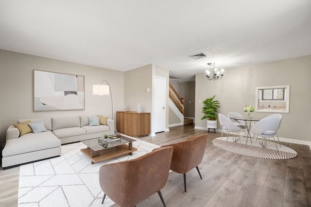 5 Liberty Rd 5, Bridgewater, MA 02324