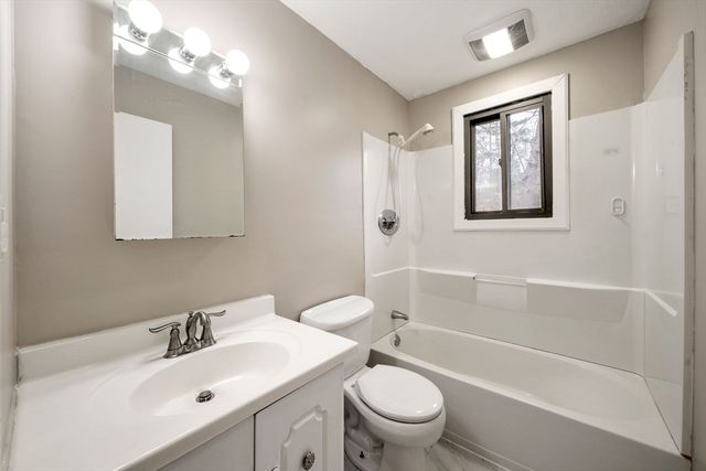 5 Liberty Rd 5, Bridgewater, MA 02324