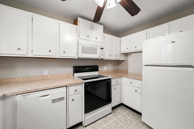 5 Liberty Rd 5, Bridgewater, MA 02324