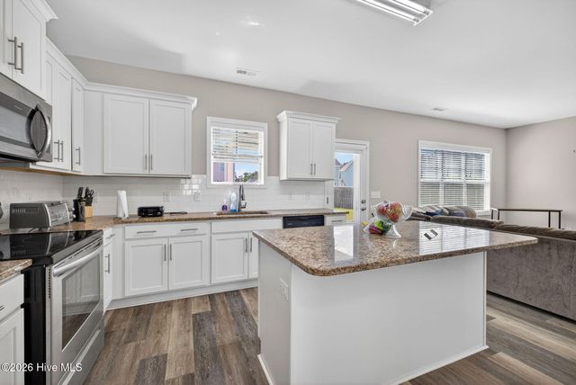 108 Periwinkle Street, Saint Helena, NC 28425