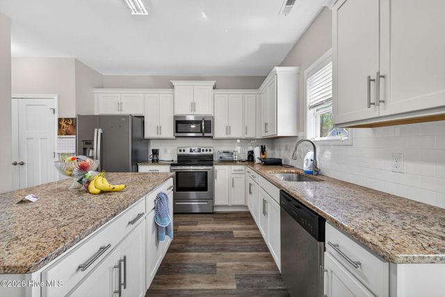 108 Periwinkle Street, Saint Helena, NC 28425
