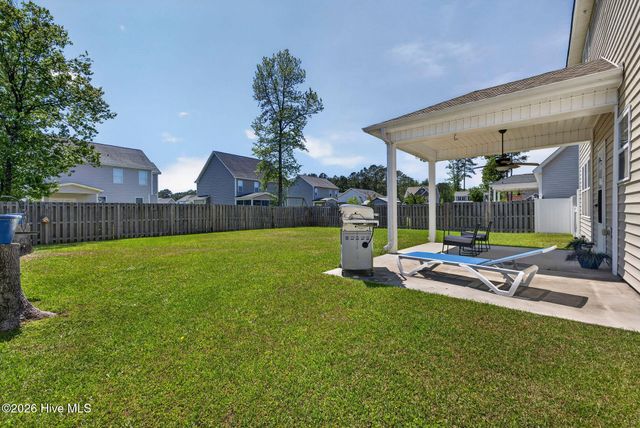 108 Periwinkle Street, Saint Helena, NC 28425